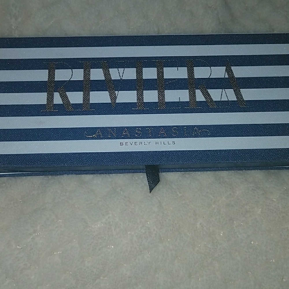 Anastasia makeup palette